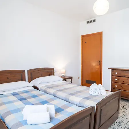 Bellavista - In Center Near Free Shuttle Апартаменты